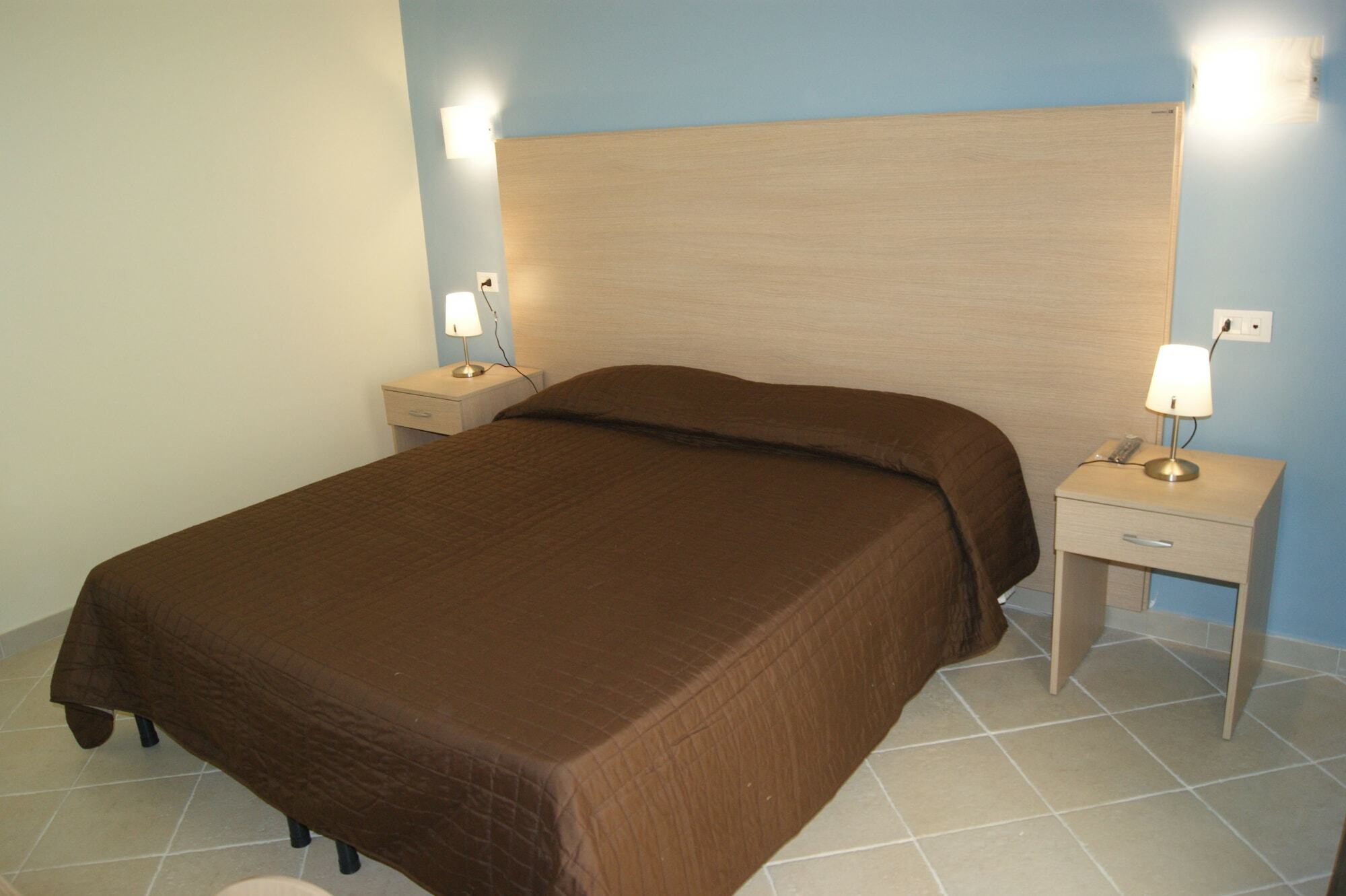 Guest House Golfo Xifonio Augusta Bagian luar foto